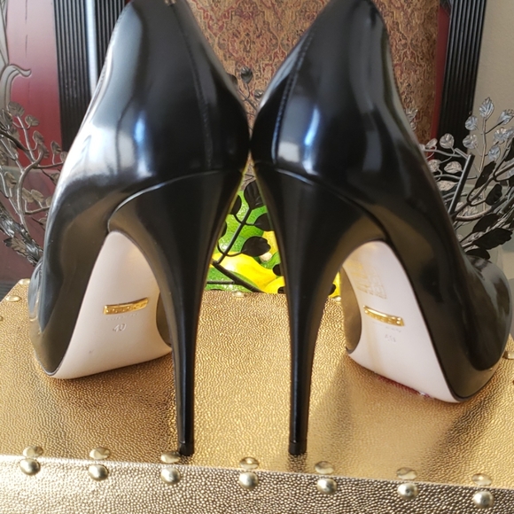 Gucci Heels - Picture 5 of 8
